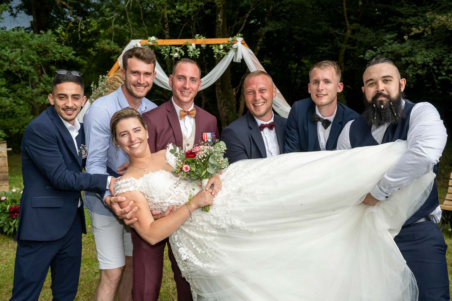 Lire la suite à propos de l’article Mariage de Morgane & Benjamin, les images !